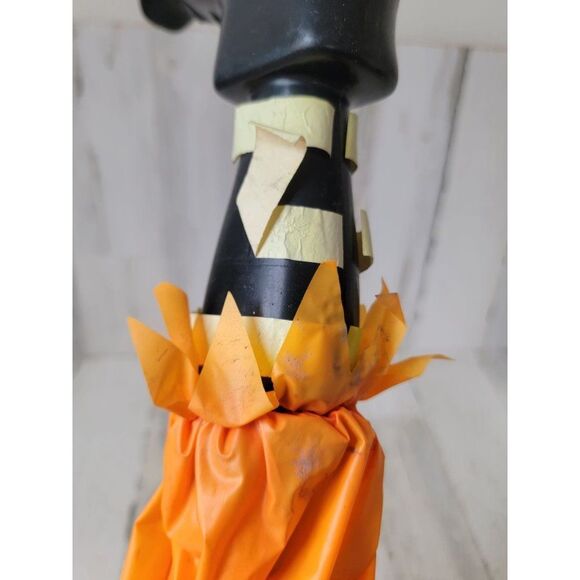 Sun Hill AS IS witch boot foot stake prop Halloween decor vintage - Picture 13 of 14